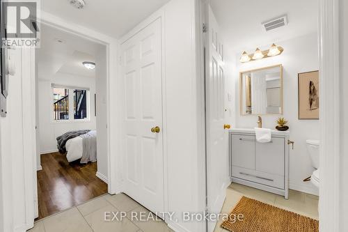 276 - 4975 Southampton Drive, Mississauga, ON - Indoor Photo Showing Other Room