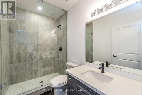 518 - 450 Dundas Street E, Hamilton, ON - Indoor Photo Showing Bathroom