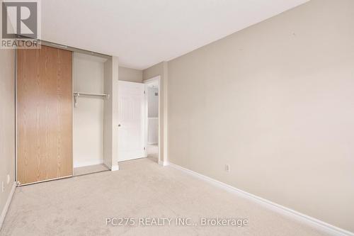 25 - 1570 Richmond Street, London, ON - Indoor Photo Showing Other Room