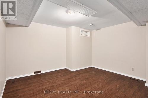 25 - 1570 Richmond Street, London, ON - Indoor Photo Showing Other Room