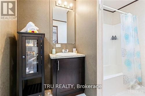 100 - 3535 St. Joseph Boulevard, Ottawa, ON - Indoor Photo Showing Bathroom