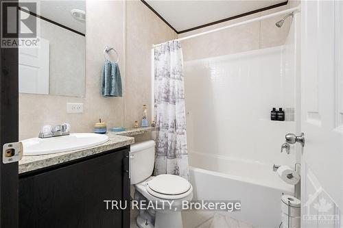 100 - 3535 St. Joseph Boulevard, Ottawa, ON - Indoor Photo Showing Bathroom