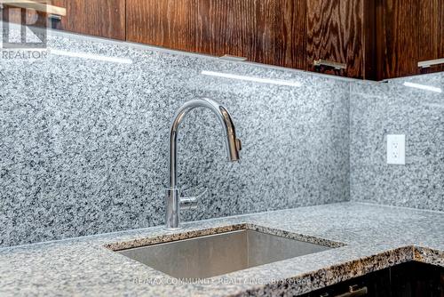 1008 - 120 Harrison Garden Boulevard, Toronto, ON - Indoor Photo Showing Kitchen