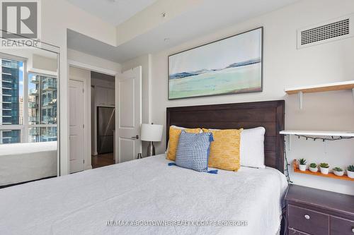 1811 - 5033 Four Springs Avenue, Mississauga, ON - Indoor Photo Showing Bedroom