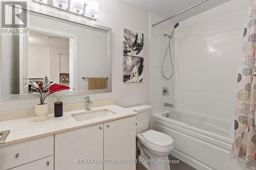 1811 - 5033 Four Springs Avenue, Mississauga, ON - Indoor Photo Showing Bathroom