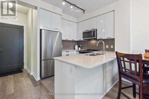 1811 - 5033 Four Springs Avenue, Mississauga, ON - Indoor Photo Showing Kitchen With Stainless Steel Kitchen With Double Sink With Upgraded Kitchen