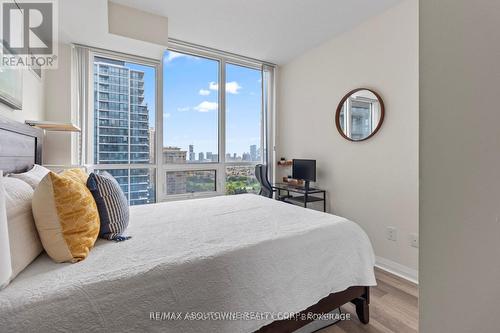 1811 - 5033 Four Springs Avenue, Mississauga, ON - Indoor Photo Showing Bedroom