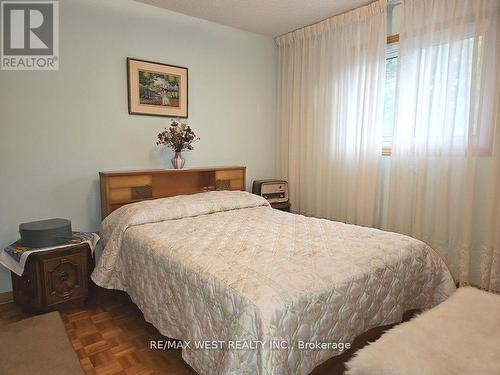 18 Goa Court, Toronto, ON - Indoor Photo Showing Bedroom