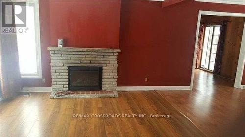 11631 Leslie Street, Richmond Hill, ON - Indoor Photo Showing Living Room With Fireplace