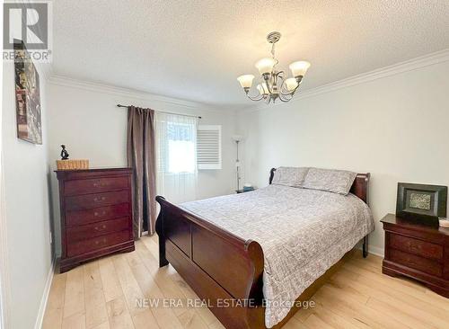 1377 Spring Garden Court, Mississauga, ON - Indoor Photo Showing Bedroom