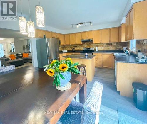 1377 Spring Garden Court, Mississauga, ON - Indoor Photo Showing Kitchen