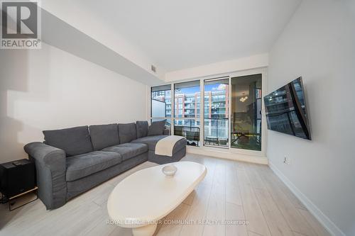 312 - 31 Tippett Road, Toronto, ON - Indoor Photo Showing Living Room