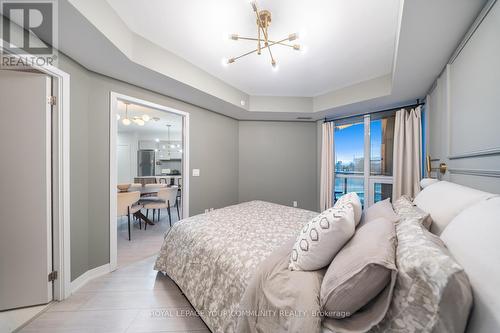 312 - 31 Tippett Road, Toronto, ON - Indoor Photo Showing Bedroom