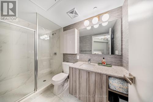 312 - 31 Tippett Road, Toronto, ON - Indoor Photo Showing Bathroom