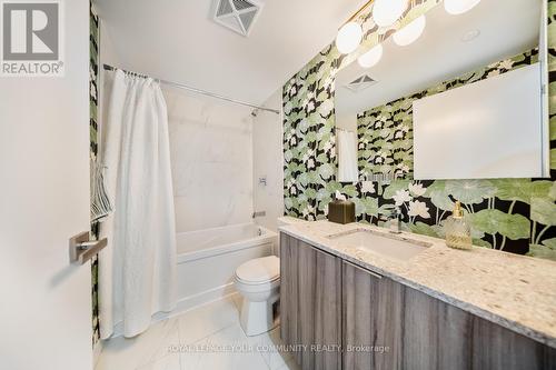 312 - 31 Tippett Road, Toronto, ON - Indoor Photo Showing Bathroom