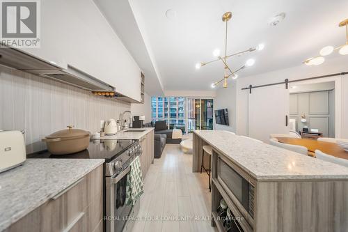 312 - 31 Tippett Road, Toronto, ON - Indoor Photo Showing Kitchen With Upgraded Kitchen