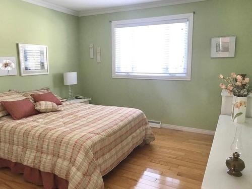 Master bedroom - 50 Rue Gaudreau, Montmagny, QC - Indoor Photo Showing Bedroom