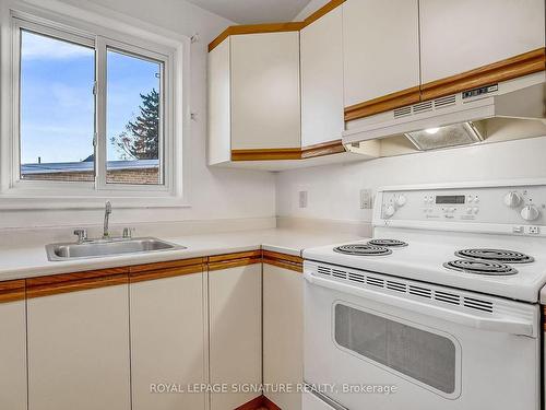 20 Chatfield Dr, Toronto, ON - Indoor Photo Showing Kitchen