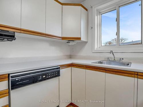 20 Chatfield Dr, Toronto, ON - Indoor Photo Showing Kitchen