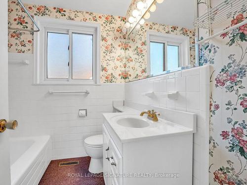 20 Chatfield Dr, Toronto, ON - Indoor Photo Showing Bathroom