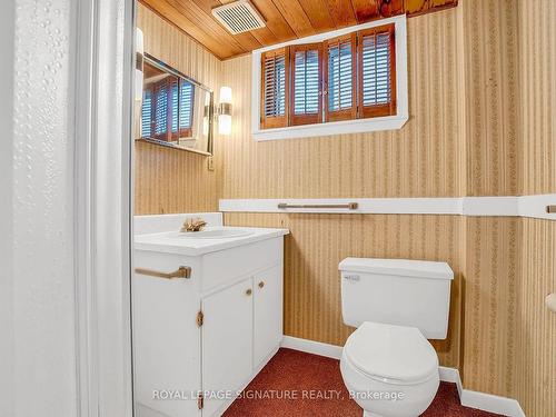 20 Chatfield Dr, Toronto, ON - Indoor Photo Showing Bathroom