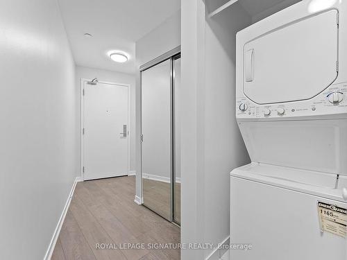 617-51 East Liberty St, Toronto, ON - Indoor Photo Showing Laundry Room