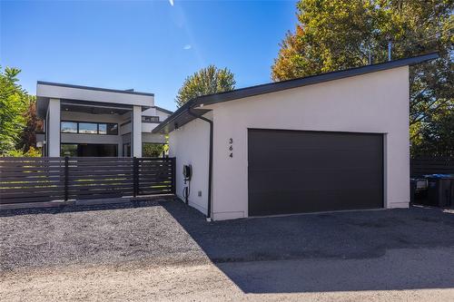 364 Christleton Avenue, Kelowna, BC - Outdoor