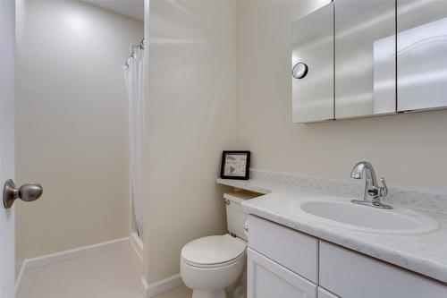 409-3160 Casorso Road, Kelowna, BC - Indoor Photo Showing Bathroom