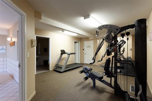 409-3160 Casorso Road, Kelowna, BC - Indoor Photo Showing Gym Room