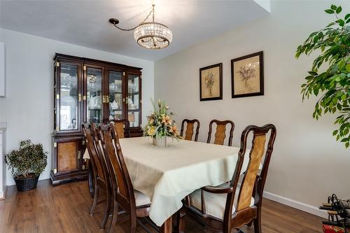 409-3160 Casorso Road, Kelowna, BC - Indoor Photo Showing Dining Room