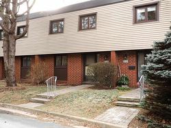 24 Forestside Crescent  Halifax, NS B3M 1M4