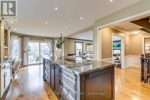 1141 Windrush Drive, Oakville, ON - Indoor Photo Showing Kitchen With Upgraded Kitchen