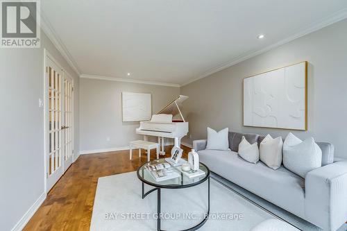 1141 Windrush Drive, Oakville, ON - Indoor Photo Showing Living Room