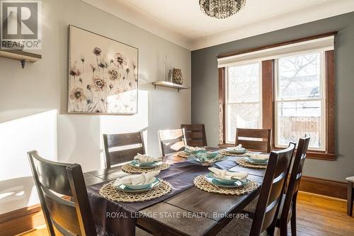 15 Connaught Avenue S, Hamilton, ON - Indoor Photo Showing Dining Room