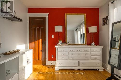 15 Connaught Avenue S, Hamilton, ON - Indoor Photo Showing Bathroom