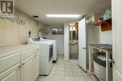 15 Connaught Avenue S, Hamilton, ON - Indoor Photo Showing Laundry Room