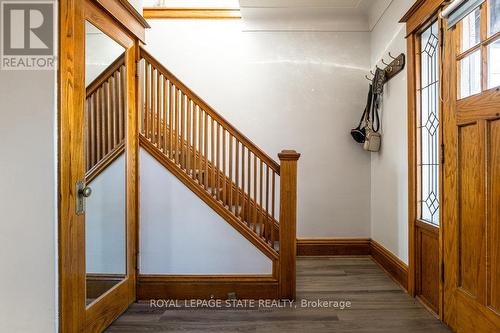 15 Connaught Avenue S, Hamilton, ON - Indoor Photo Showing Other Room