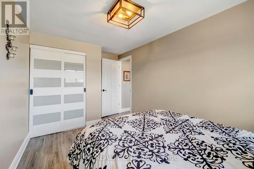 3 - 985 Limeridge Road E, Hamilton, ON - Indoor Photo Showing Bedroom