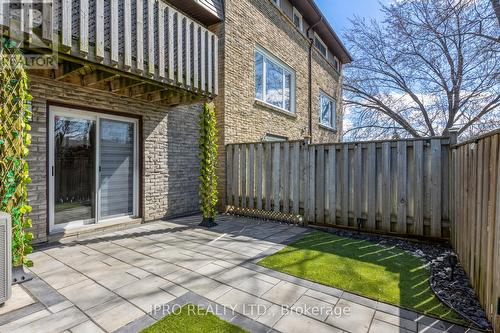 3 - 985 Limeridge Road E, Hamilton, ON - Outdoor