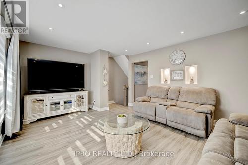 3 - 985 Limeridge Road E, Hamilton, ON - Indoor Photo Showing Living Room