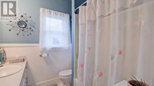 342 Norton Street, Penticton, BC - Indoor Photo Showing Bathroom