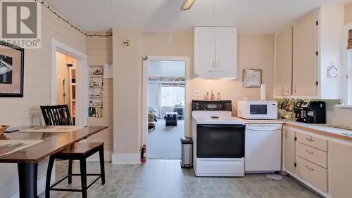 342 Norton Street, Penticton, BC - Indoor Photo Showing Kitchen