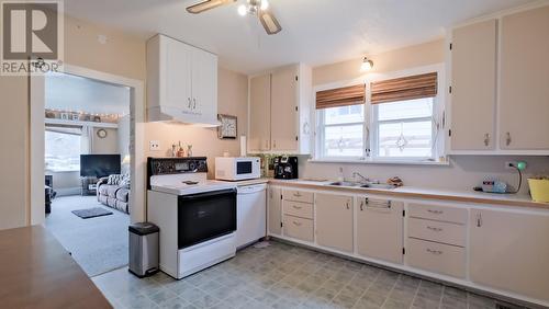 342 Norton Street, Penticton, BC - Indoor Photo Showing Kitchen With Double Sink