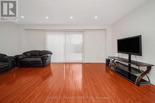 5 - 3175 Kirwin Avenue, Mississauga, ON - Indoor