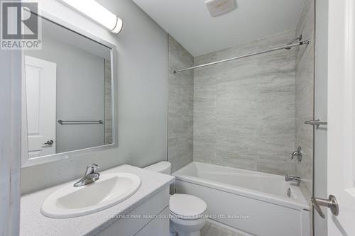 745 Chelton Road, London, ON - Indoor Photo Showing Bathroom