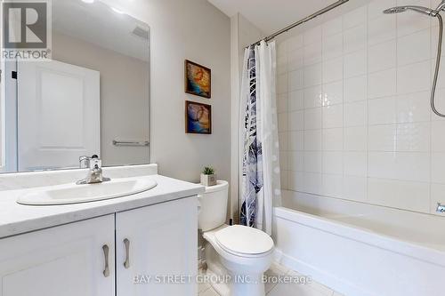 2 Groom Lane, Hamilton, ON - Indoor Photo Showing Bathroom