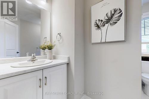 2 Groom Lane, Hamilton, ON - Indoor Photo Showing Bathroom