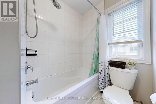 2 Groom Lane, Hamilton, ON - Indoor Photo Showing Bathroom