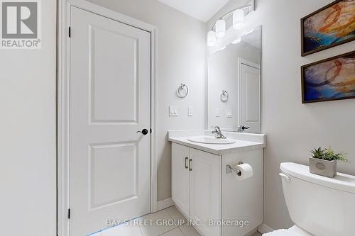 2 Groom Lane, Hamilton, ON - Indoor Photo Showing Bathroom