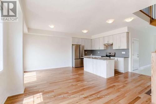 269 Provident Way, Hamilton, ON - Indoor Photo Showing Kitchen With Stainless Steel Kitchen